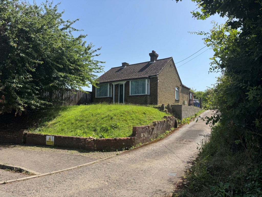 Lot: 118 - DETACHED BUNGALOW - RESIDENTIAL INVESTMENT - The Bungalow